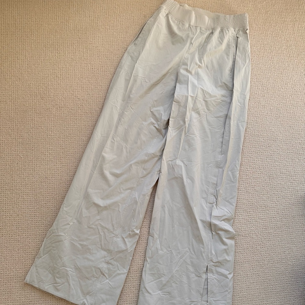 Lululemon stretch woven wide leg high rise pant size S worn once